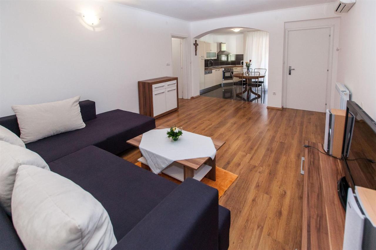 Apartments Carmen Цриквеница Экстерьер фото