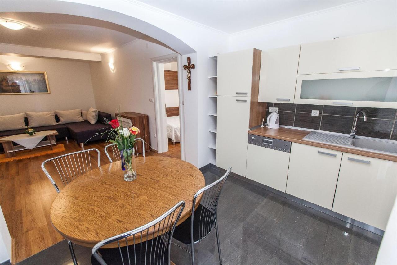 Apartments Carmen Цриквеница Экстерьер фото