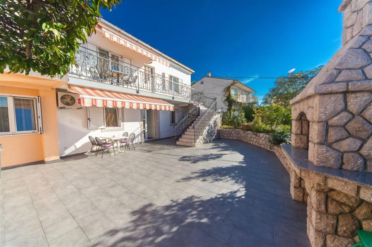 Apartments Carmen Цриквеница Экстерьер фото