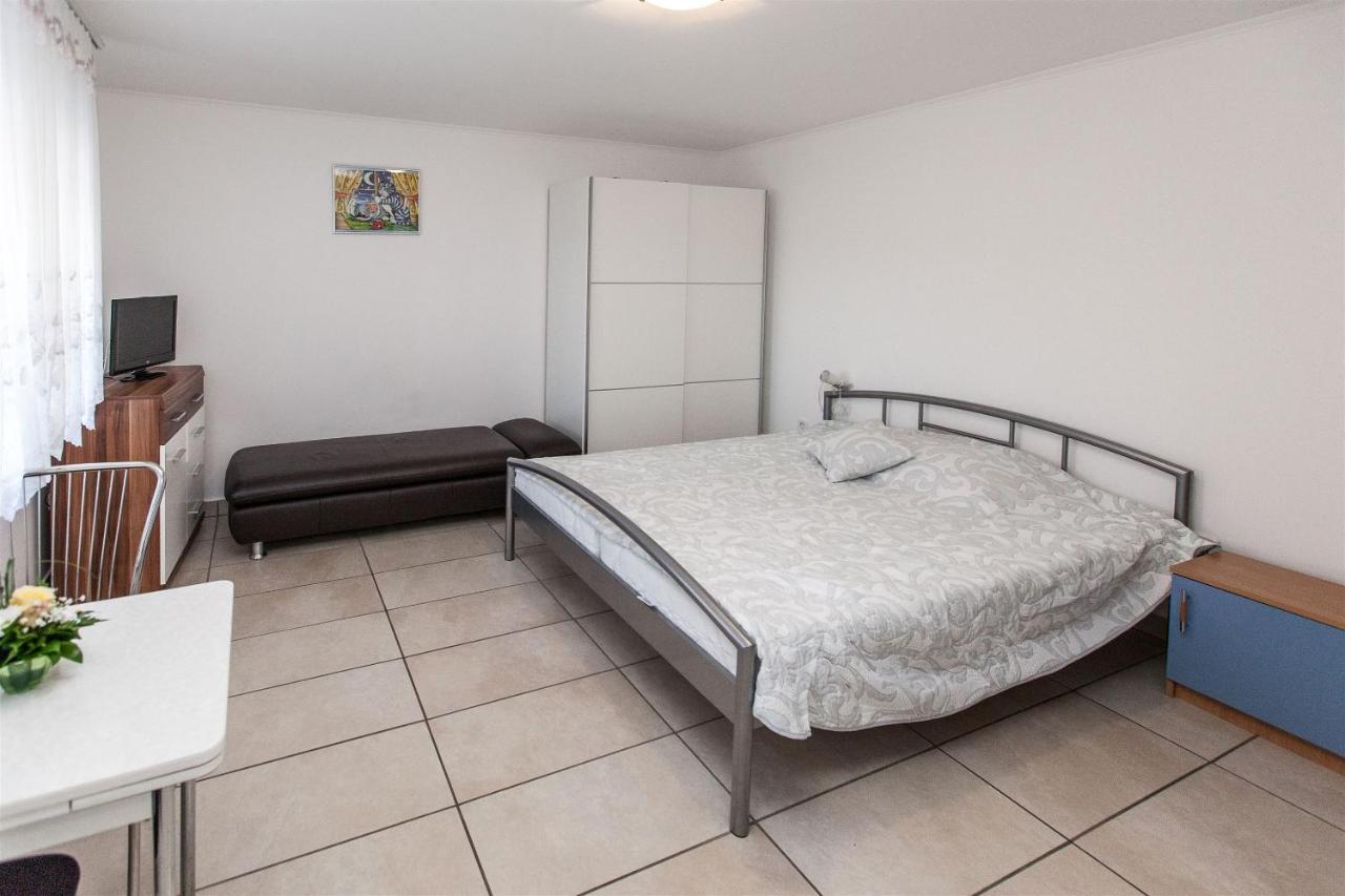 Apartments Carmen Цриквеница Экстерьер фото