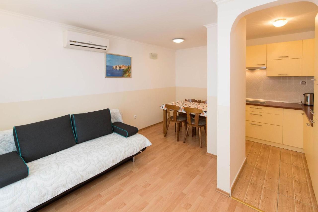 Apartments Carmen Цриквеница Экстерьер фото