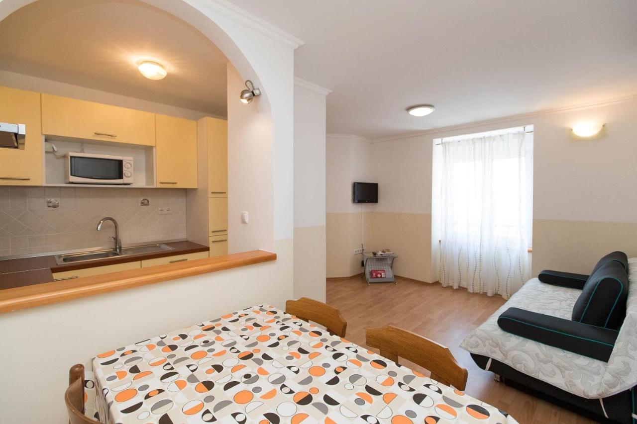 Apartments Carmen Цриквеница Экстерьер фото